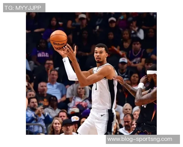 马刺新星哈珀首秀精彩表现半场高效9分2助正负值22引期待 马刺新星哈珀首秀精彩表现半场高效9分2助正负值22引期待